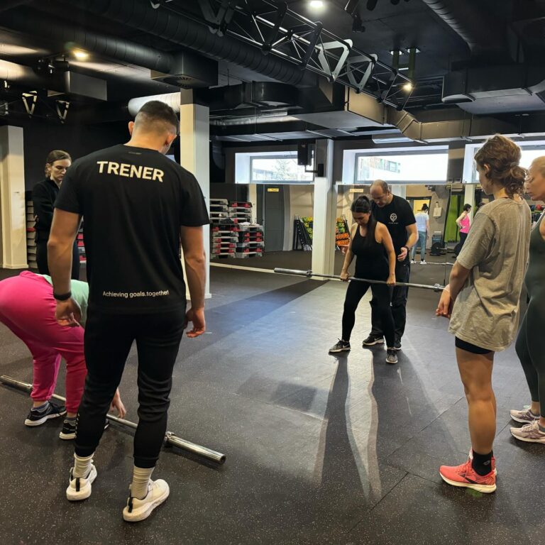 Bruno vodi grupni trening